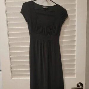 black short sleeve knee length dress size 5/6